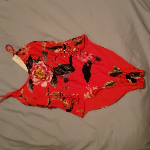Floral 1-Pce High-Waisted Bathing Suit - Picture 3 of 8